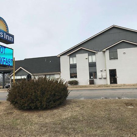 Days Inn By Wyndham Carthage Exterior foto