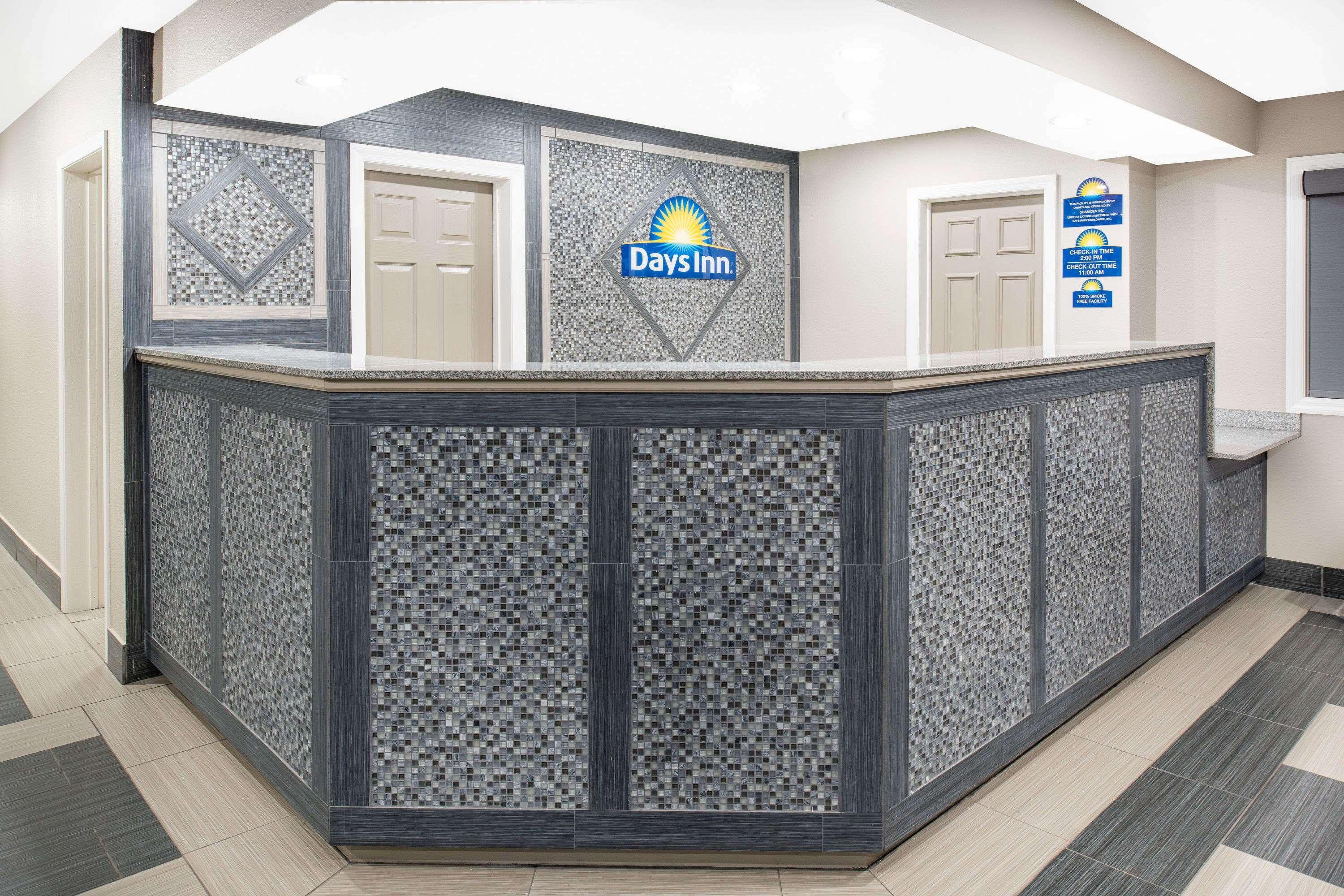 Days Inn By Wyndham Carthage Exterior foto